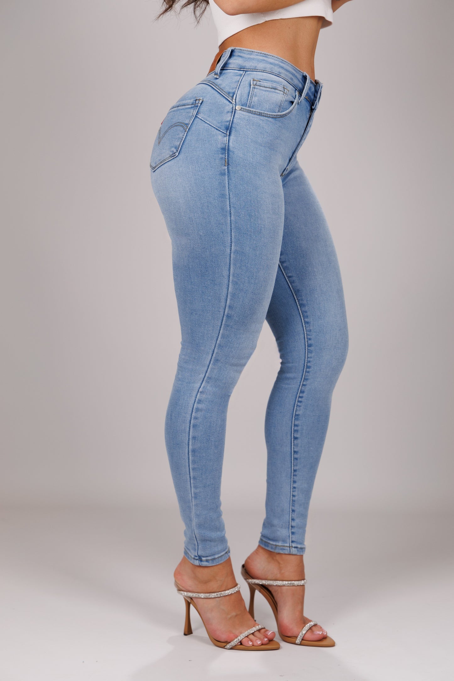 CLOUD – Skinny Mid Rise – Light Blue